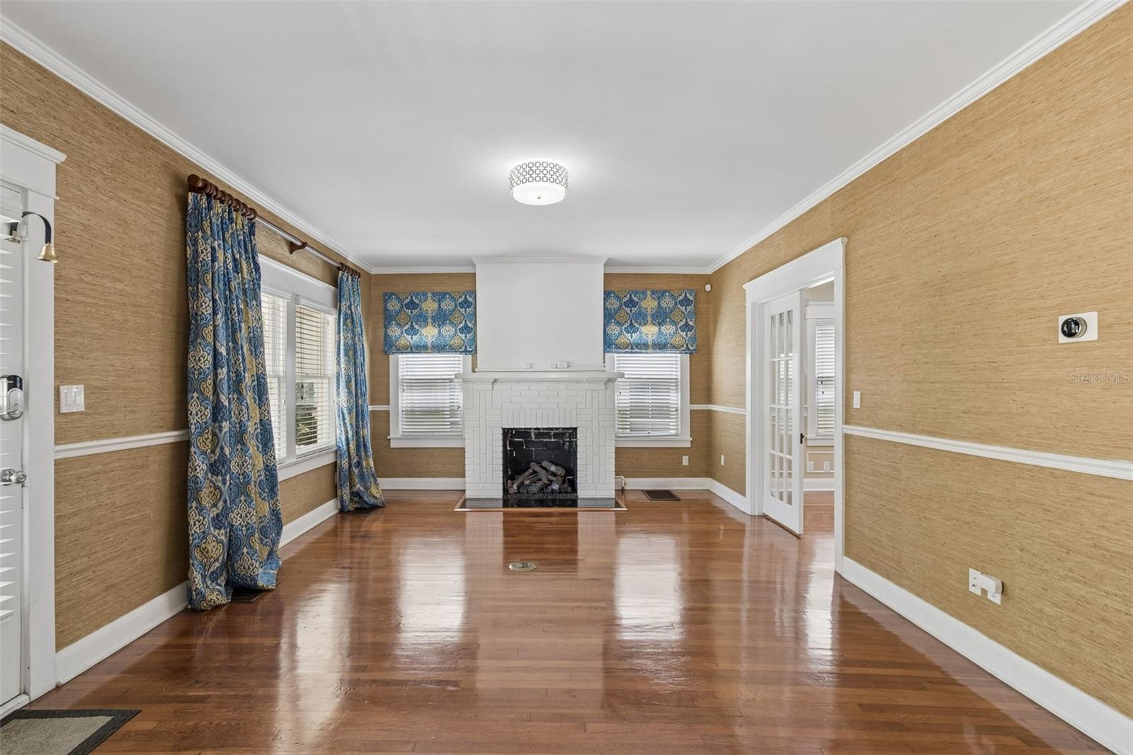 1505 S HOWARD AVE — photo 4
