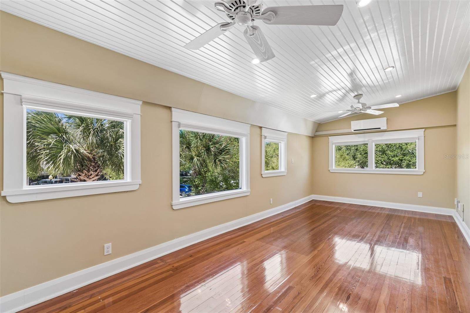 1505 S HOWARD AVE — photo 44