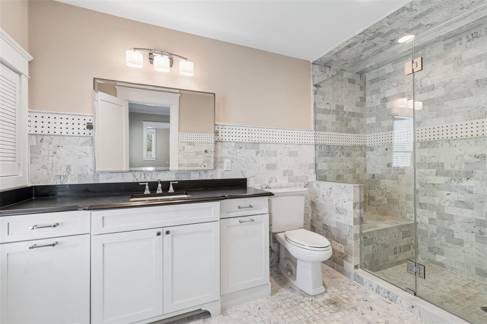 1505 S HOWARD AVE — photo 33