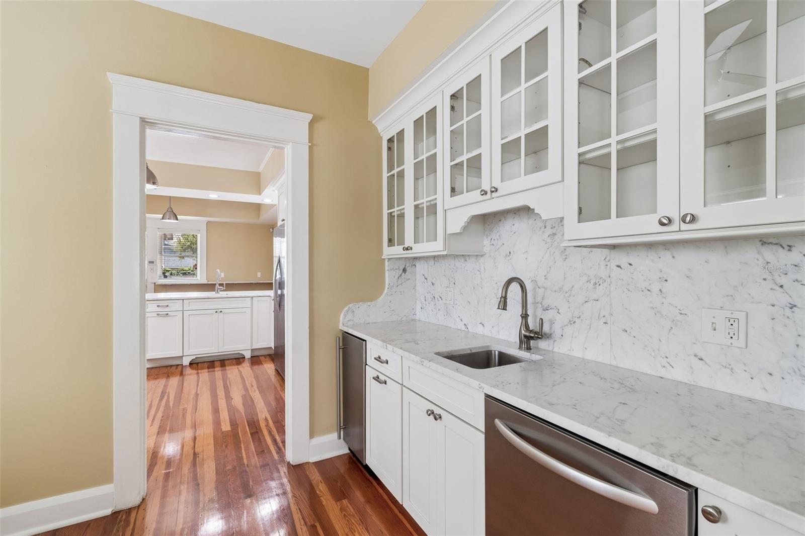 1505 S HOWARD AVE — photo 13