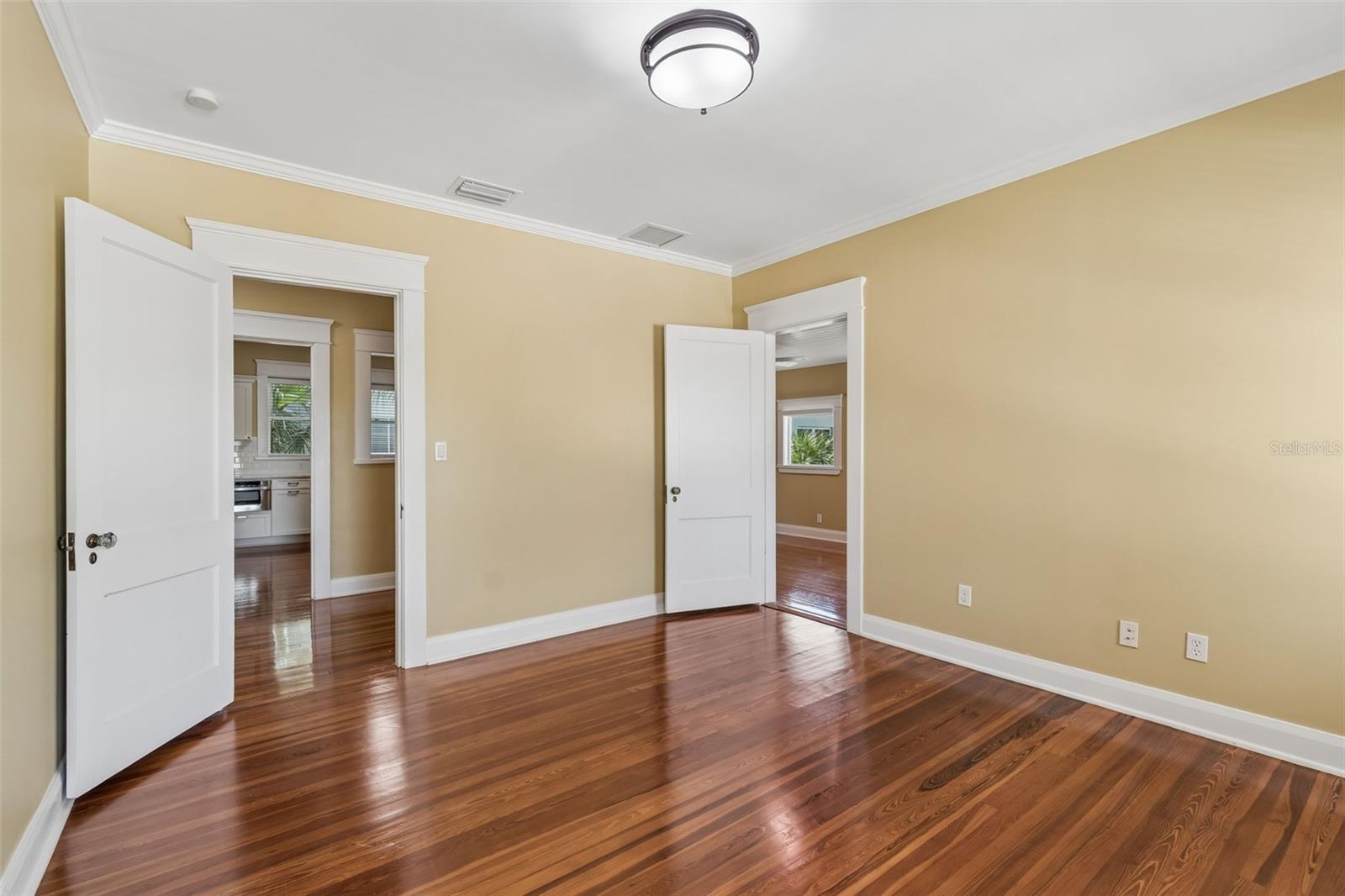 1505 S HOWARD AVE — photo 42