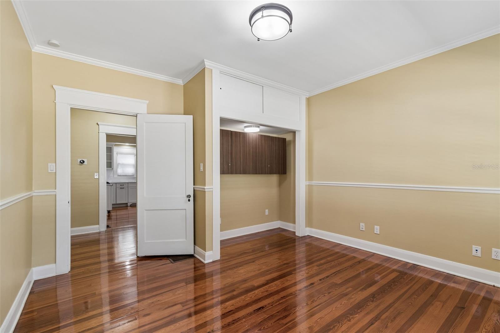 1505 S HOWARD AVE — photo 27