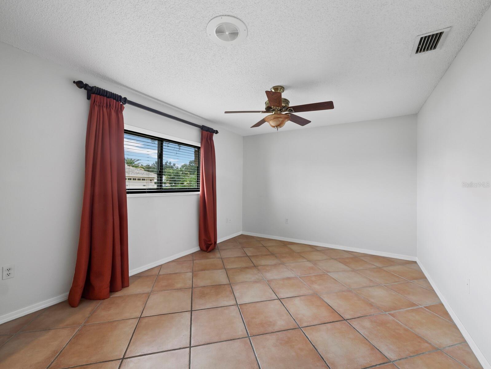 6945 COUNTRY LAKES CIR — photo 16