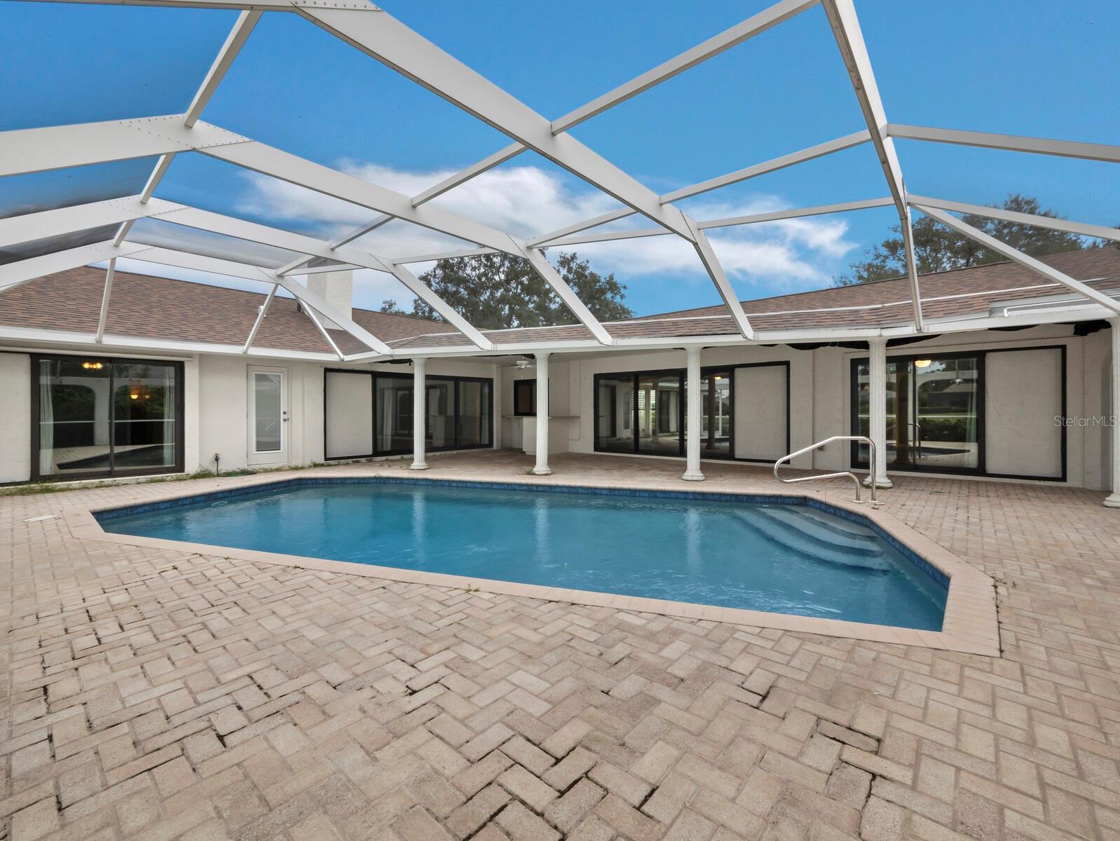 6945 COUNTRY LAKES CIR — photo 28