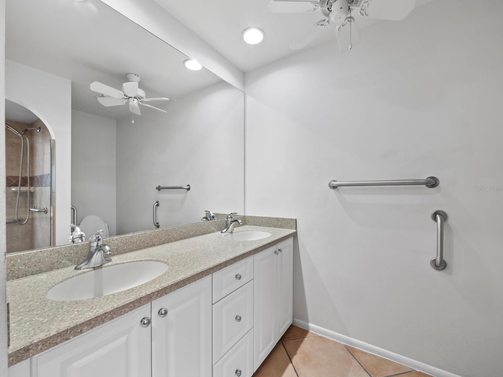 6945 COUNTRY LAKES CIR — photo 26