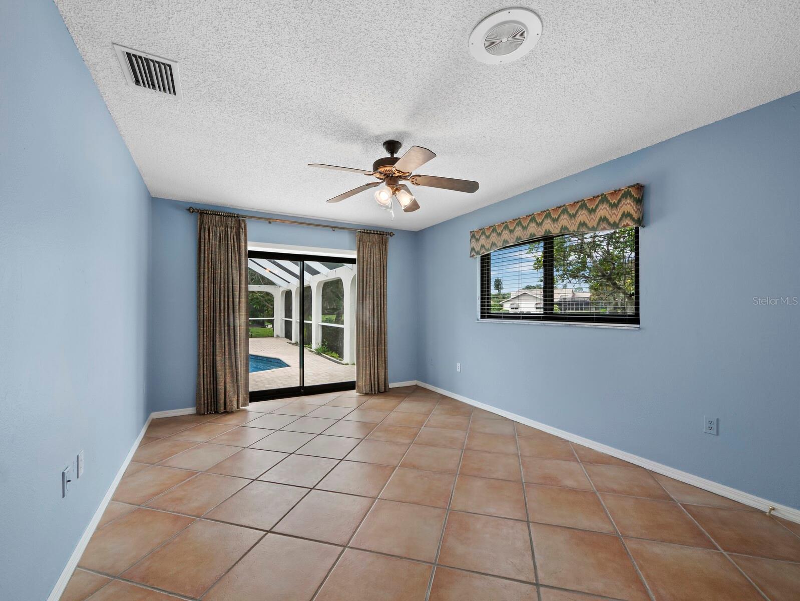 6945 COUNTRY LAKES CIR — photo 18