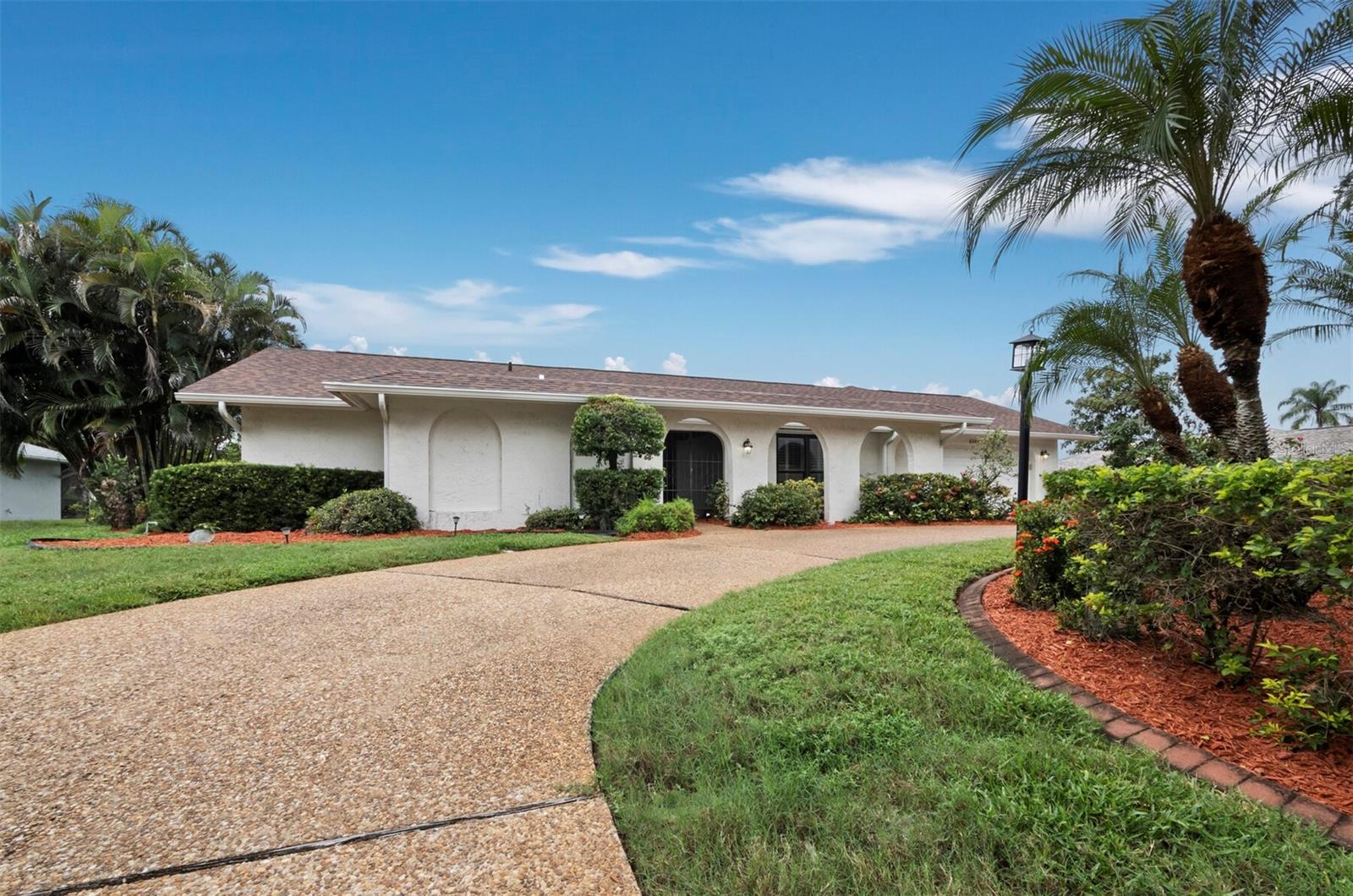 6945 COUNTRY LAKES CIR — photo 3