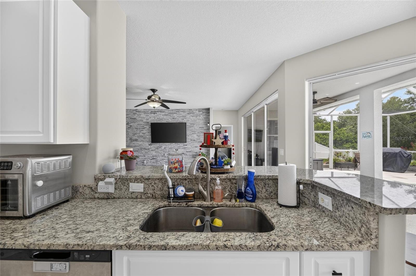 12419 RIVERGLEN DR — photo 22