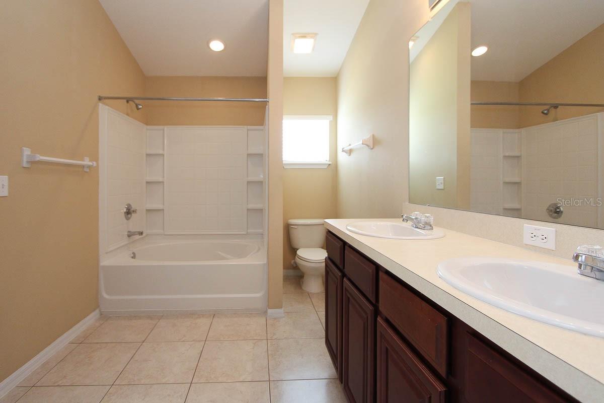 16515 KINGLETRIDGE AVE — photo 7