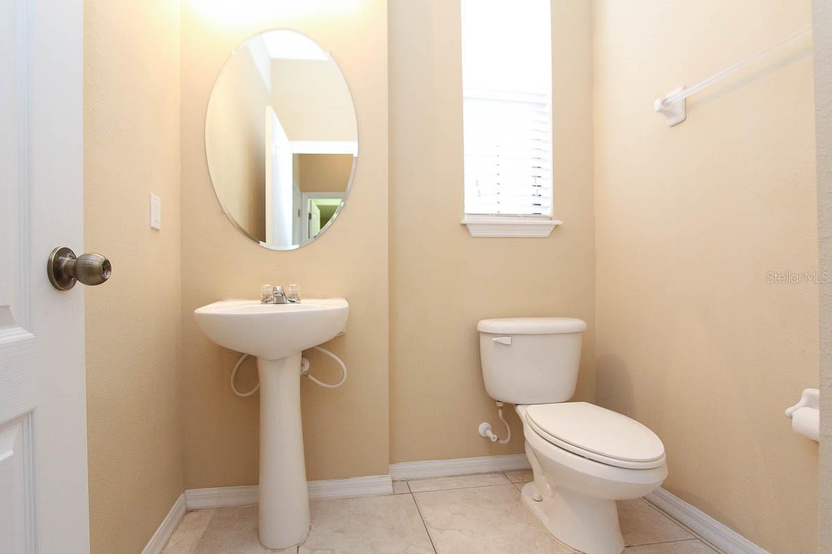 16515 KINGLETRIDGE AVE — photo 11