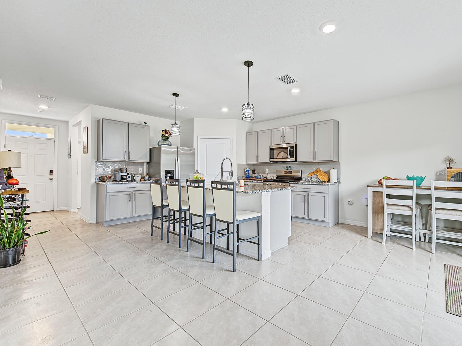 36013 ELLSWORTH PL — photo 4
