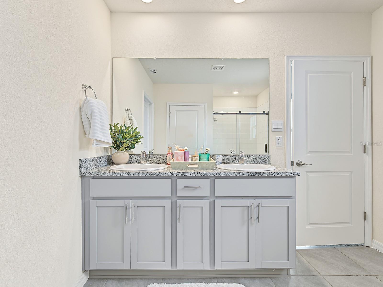 36013 ELLSWORTH PL — photo 18