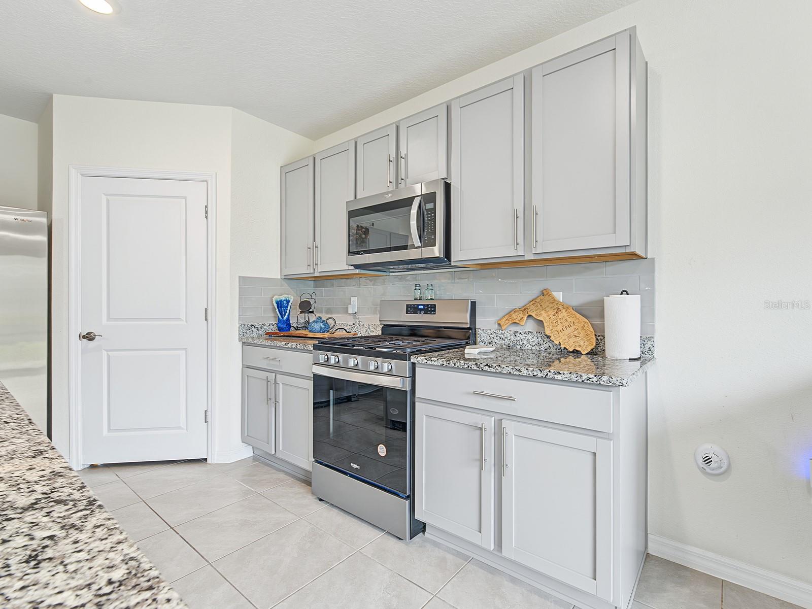 36013 ELLSWORTH PL — photo 7
