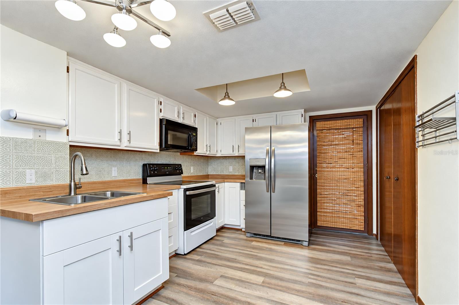 8622 COBBLER PL — photo 14
