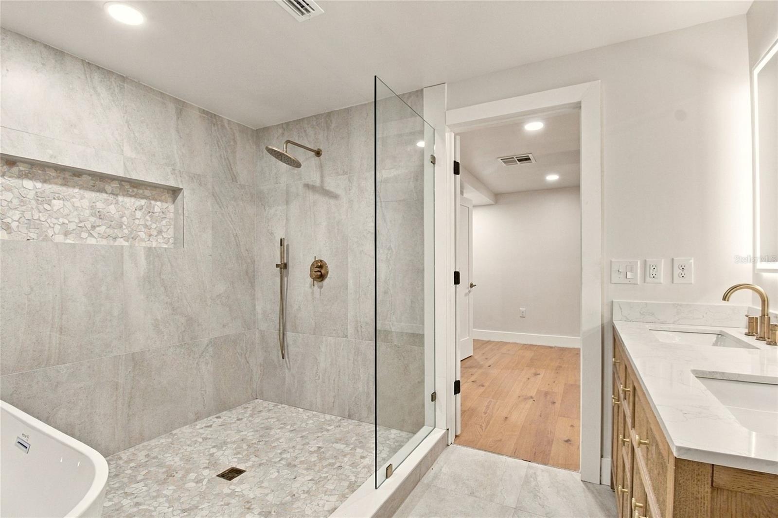 1110 12TH ST N — photo 17
