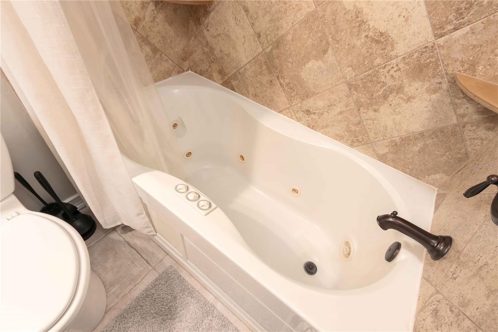 4311 COUNTY BREEZE DR — photo 19