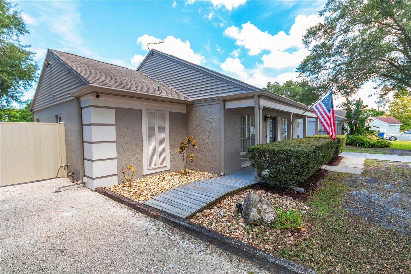 4311 COUNTY BREEZE DR — photo 32