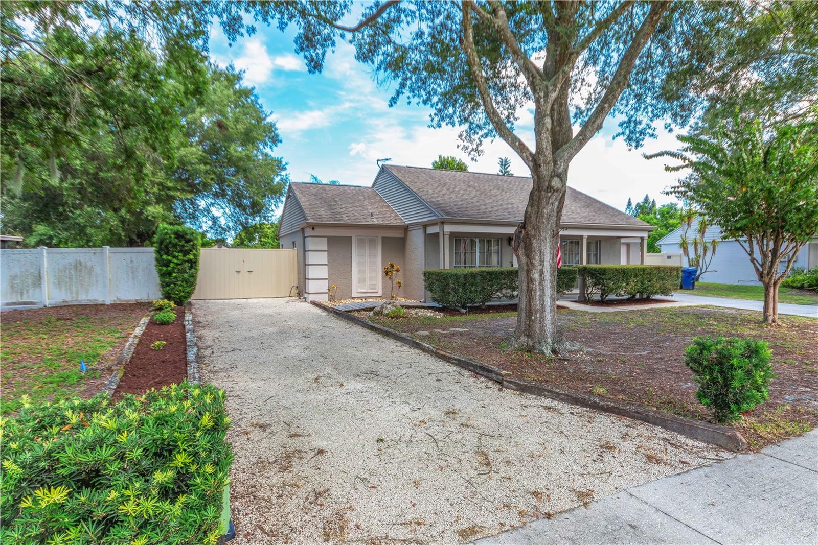 4311 COUNTY BREEZE DR — photo 31