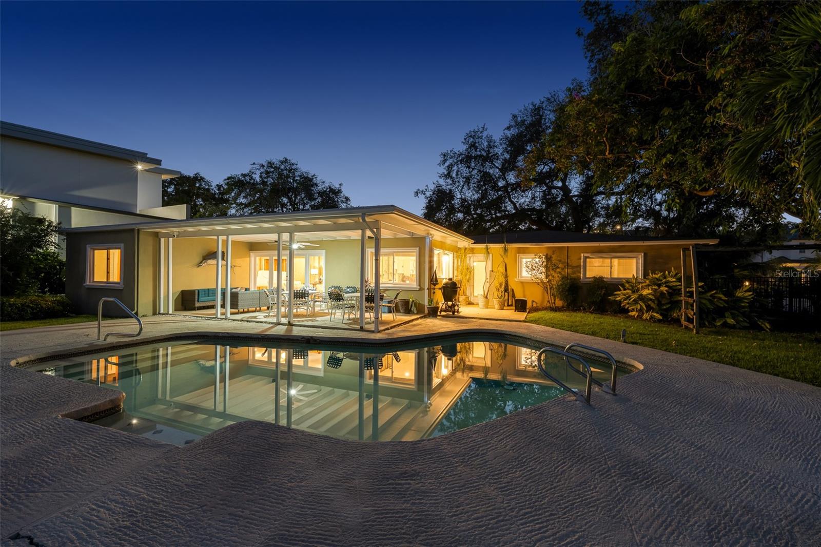 628 RIVIERA DR — photo 30