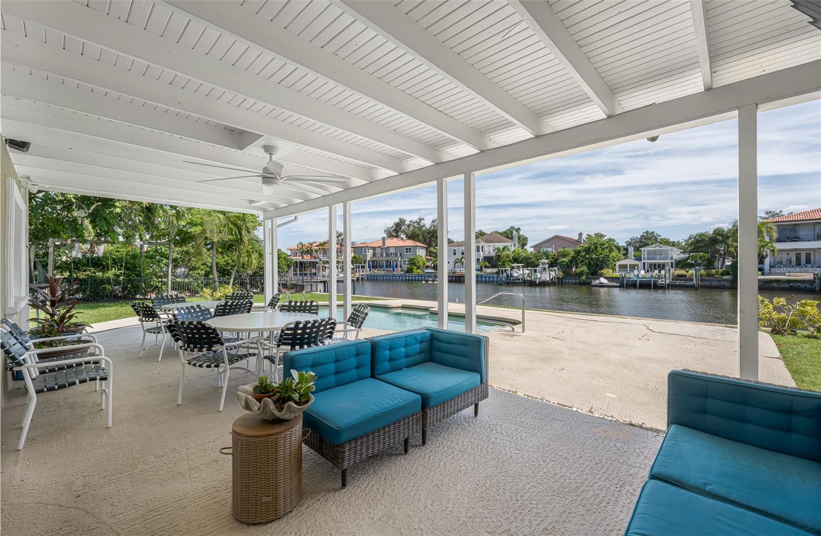 628 RIVIERA DR — photo 20