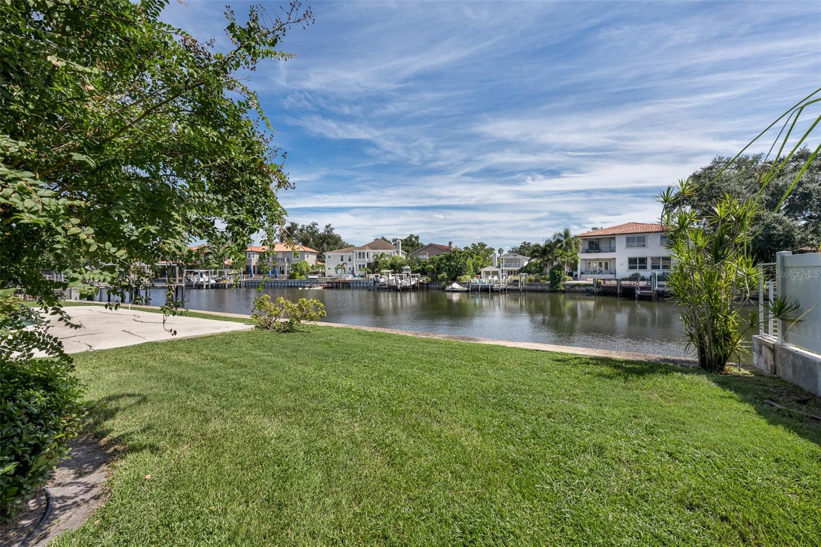 628 RIVIERA DR — photo 21