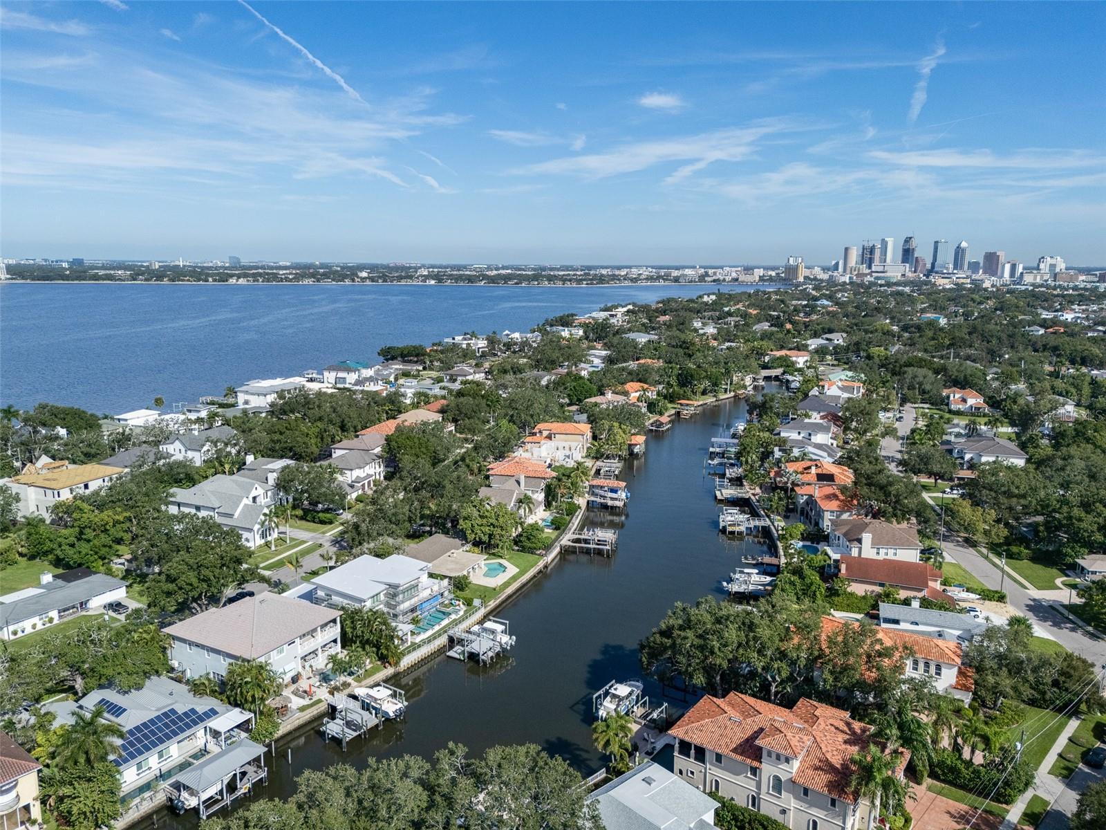 628 RIVIERA DR — photo 4