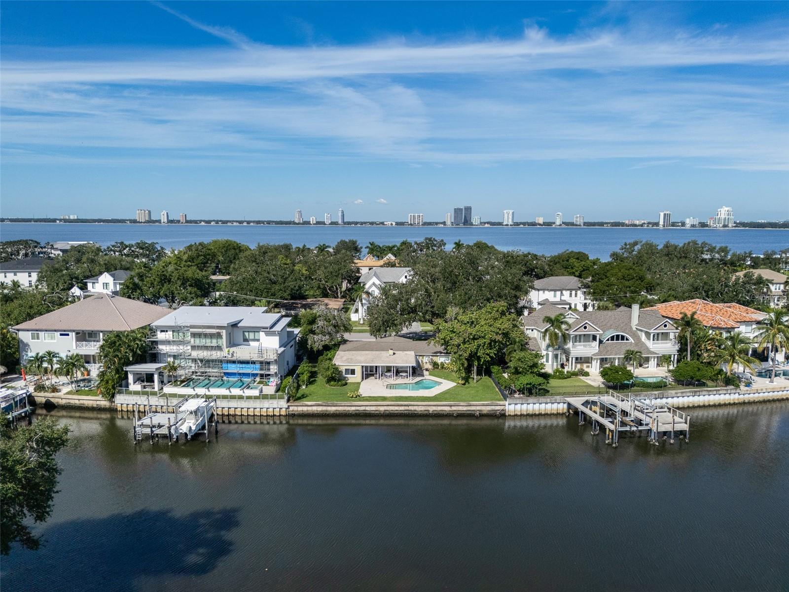 628 RIVIERA DR — photo 14