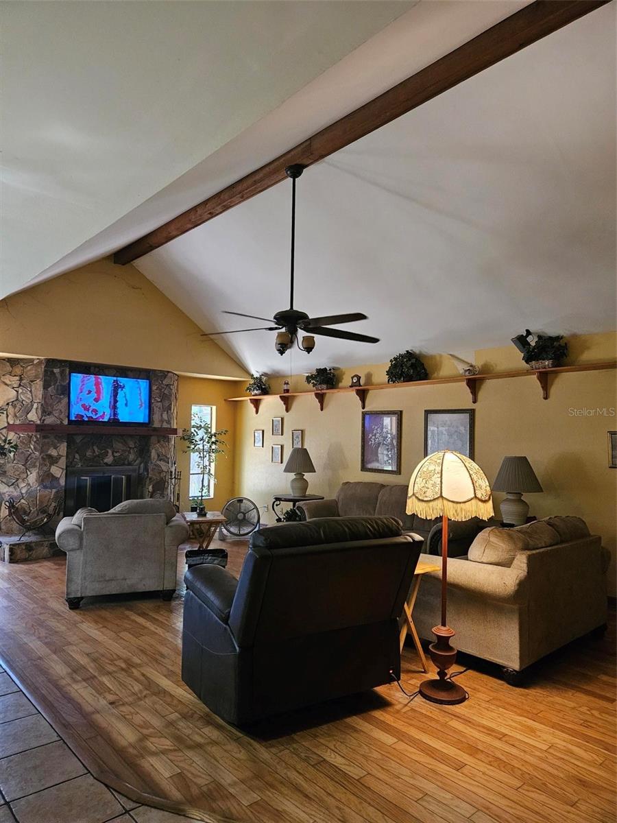 22335 SOUTHSHORE DR — photo 5