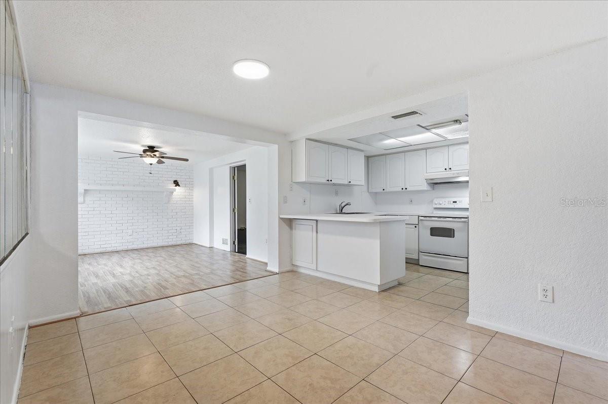 12404 COBBLE STONE DR — photo 5