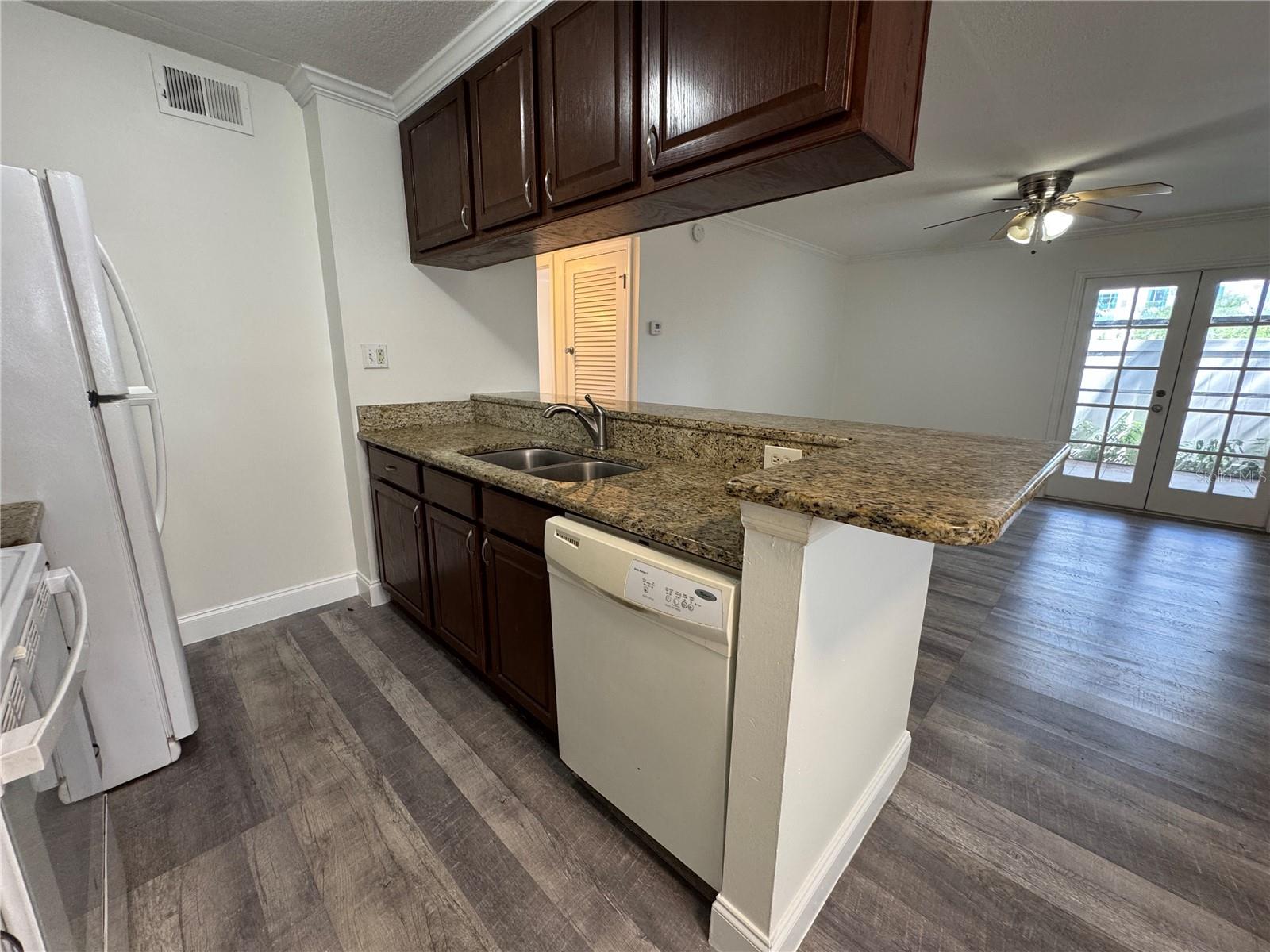 5306 W KENNEDY BLVD #112 — photo 3