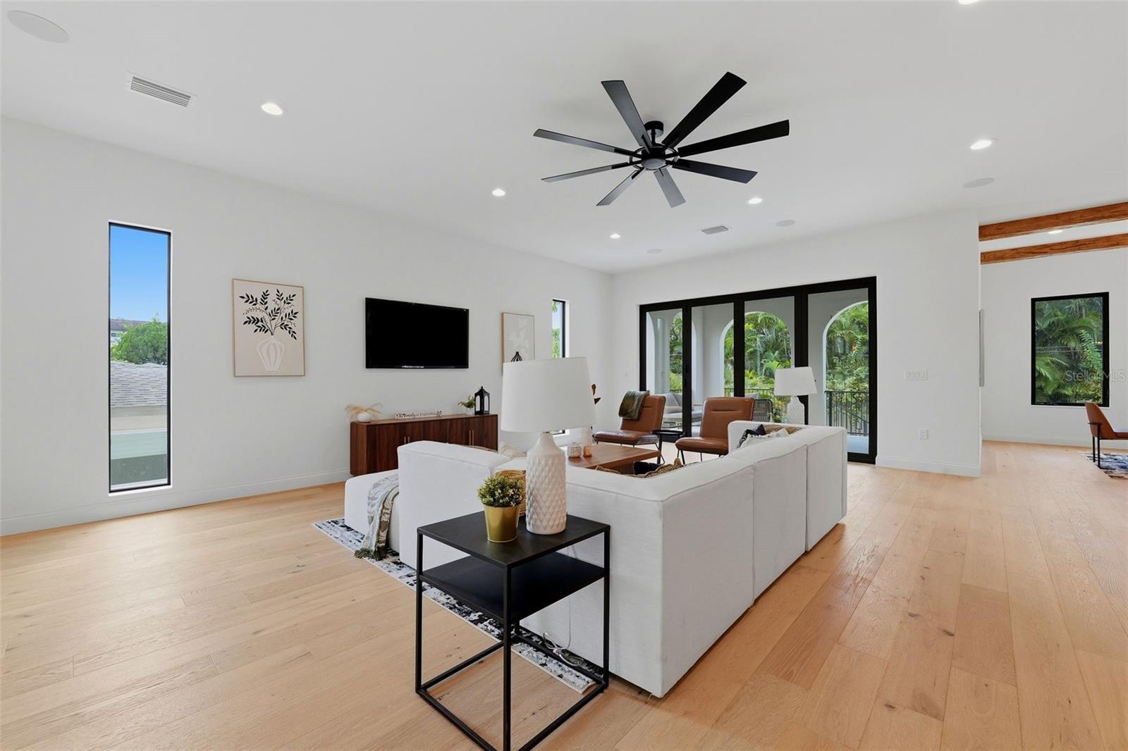 502 E DAVIS BLVD — photo 13