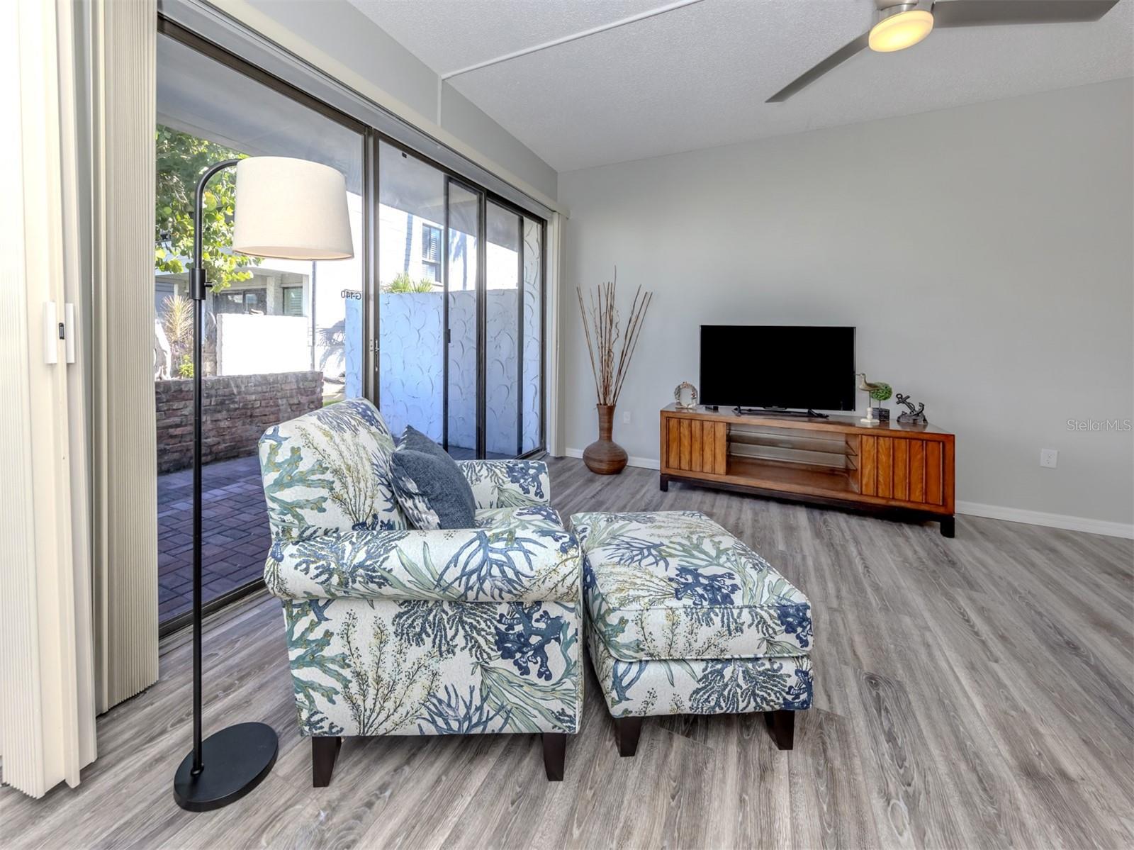 1555 TARPON CENTER DR #140 — photo 14