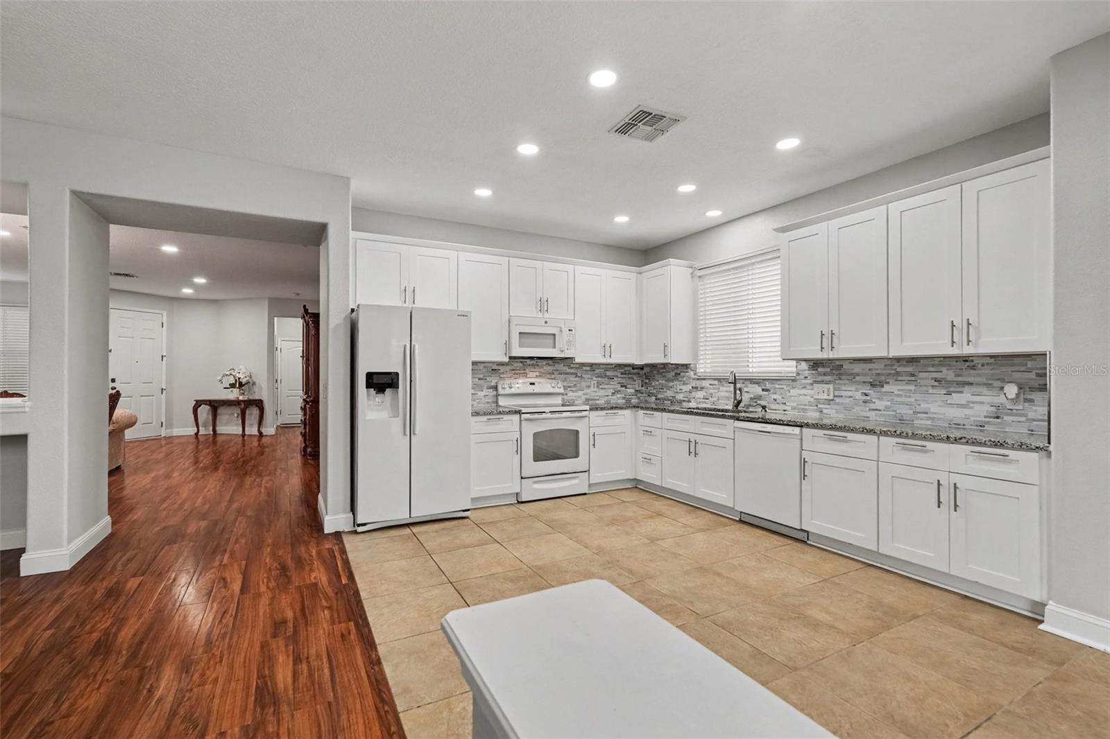 17511 GLENAPP DR — photo 8