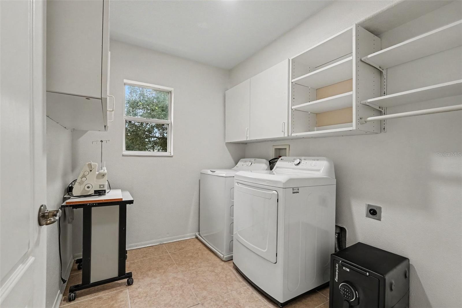 17511 GLENAPP DR — photo 23