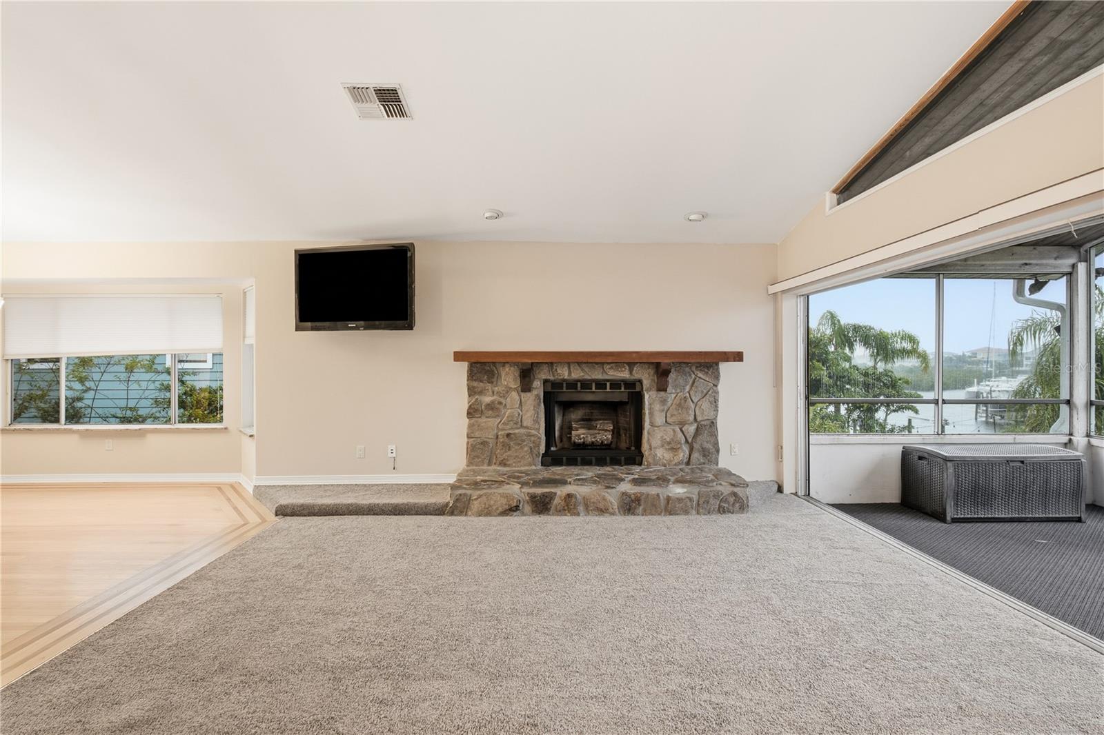 6225 BAYSIDE DR — photo 11