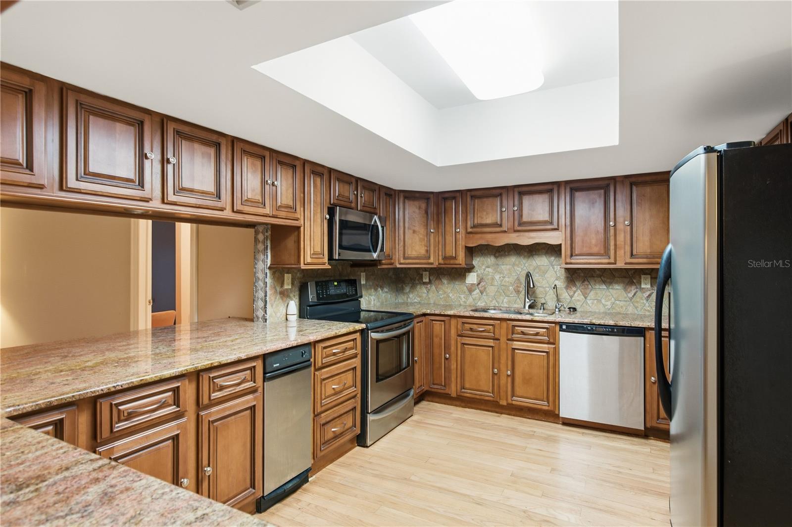 6225 BAYSIDE DR — photo 16