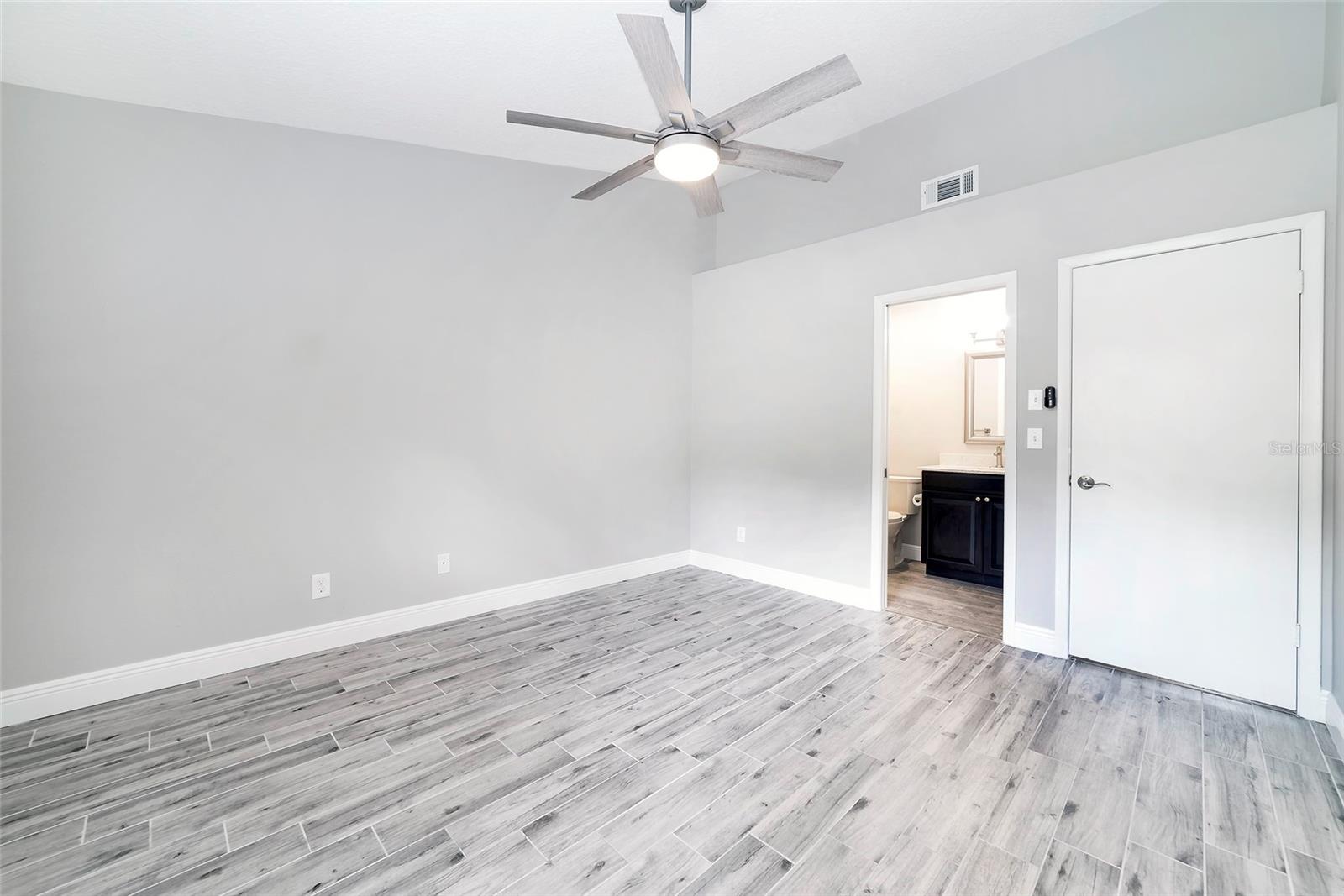 3430 HILLMOOR DR — photo 13