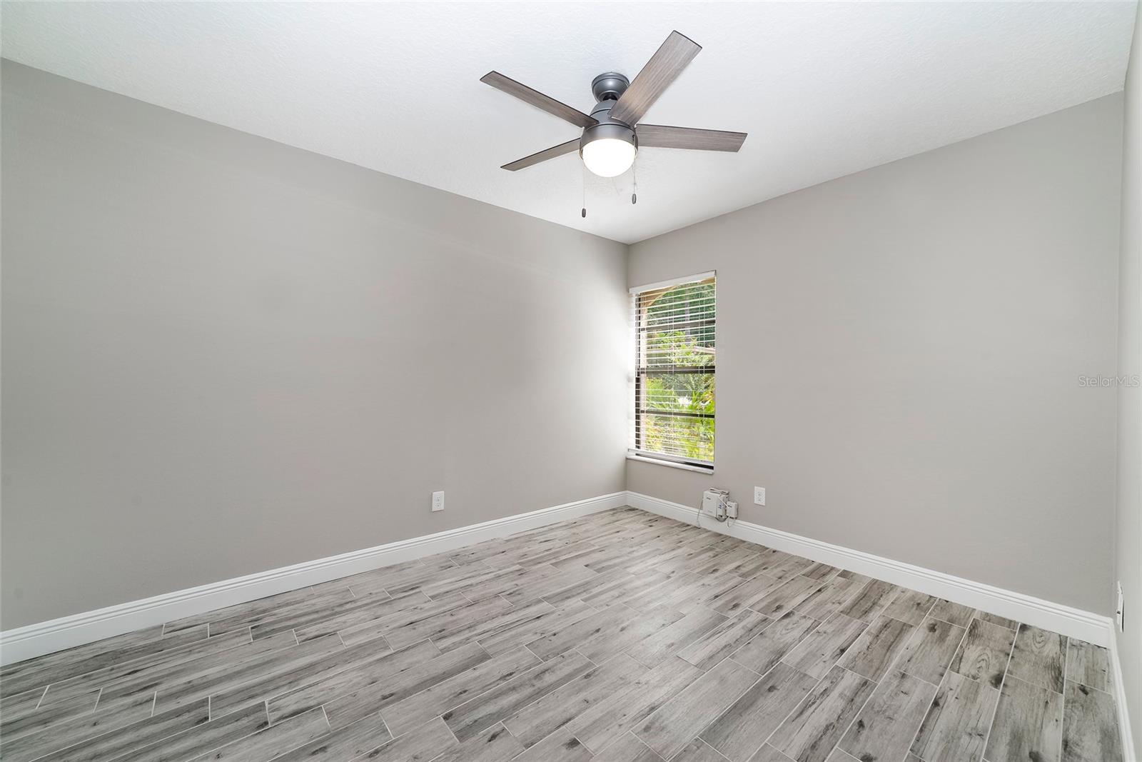 3430 HILLMOOR DR — photo 10