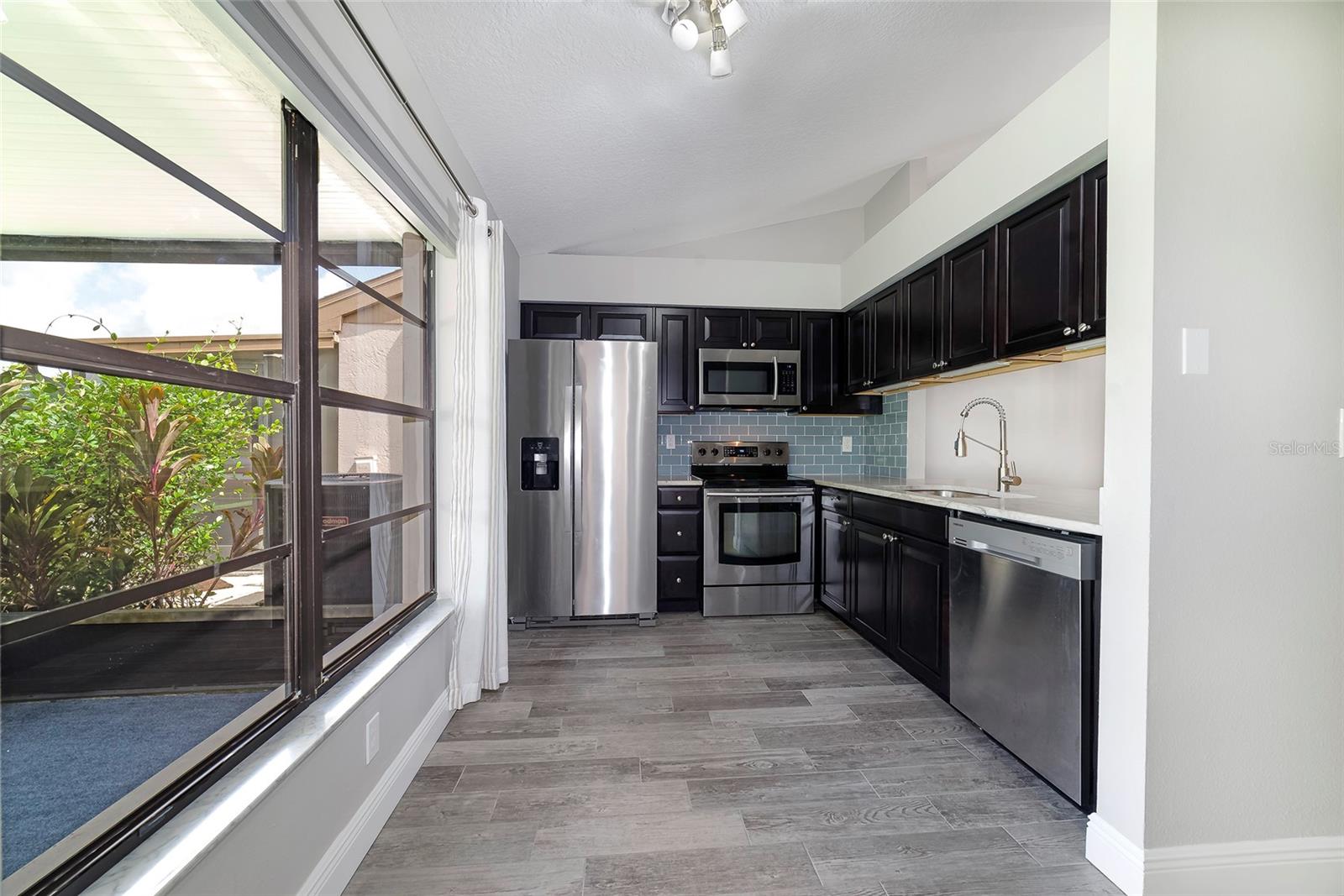 3430 HILLMOOR DR — photo 8