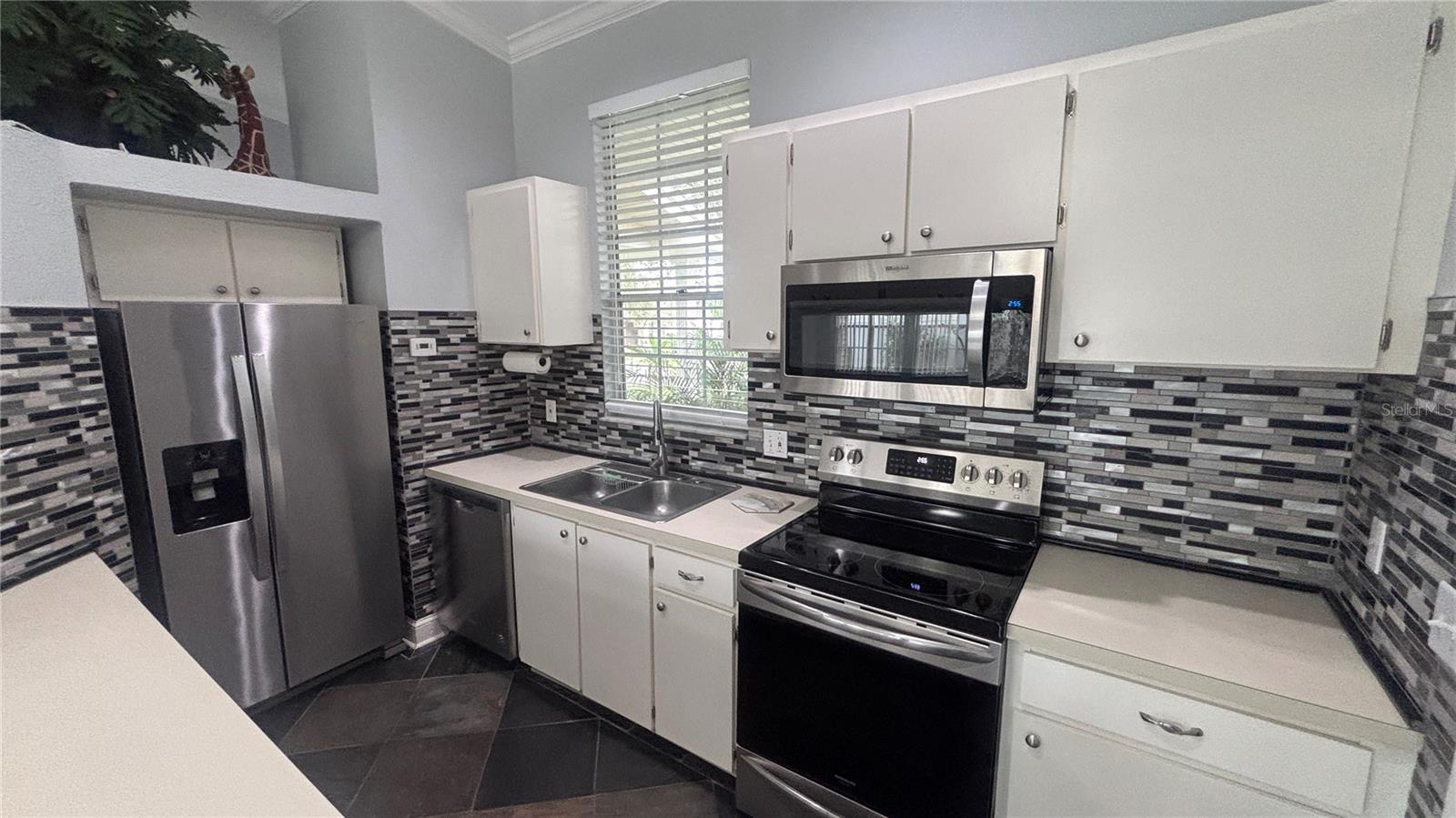 7608 GLADES CT — photo 9
