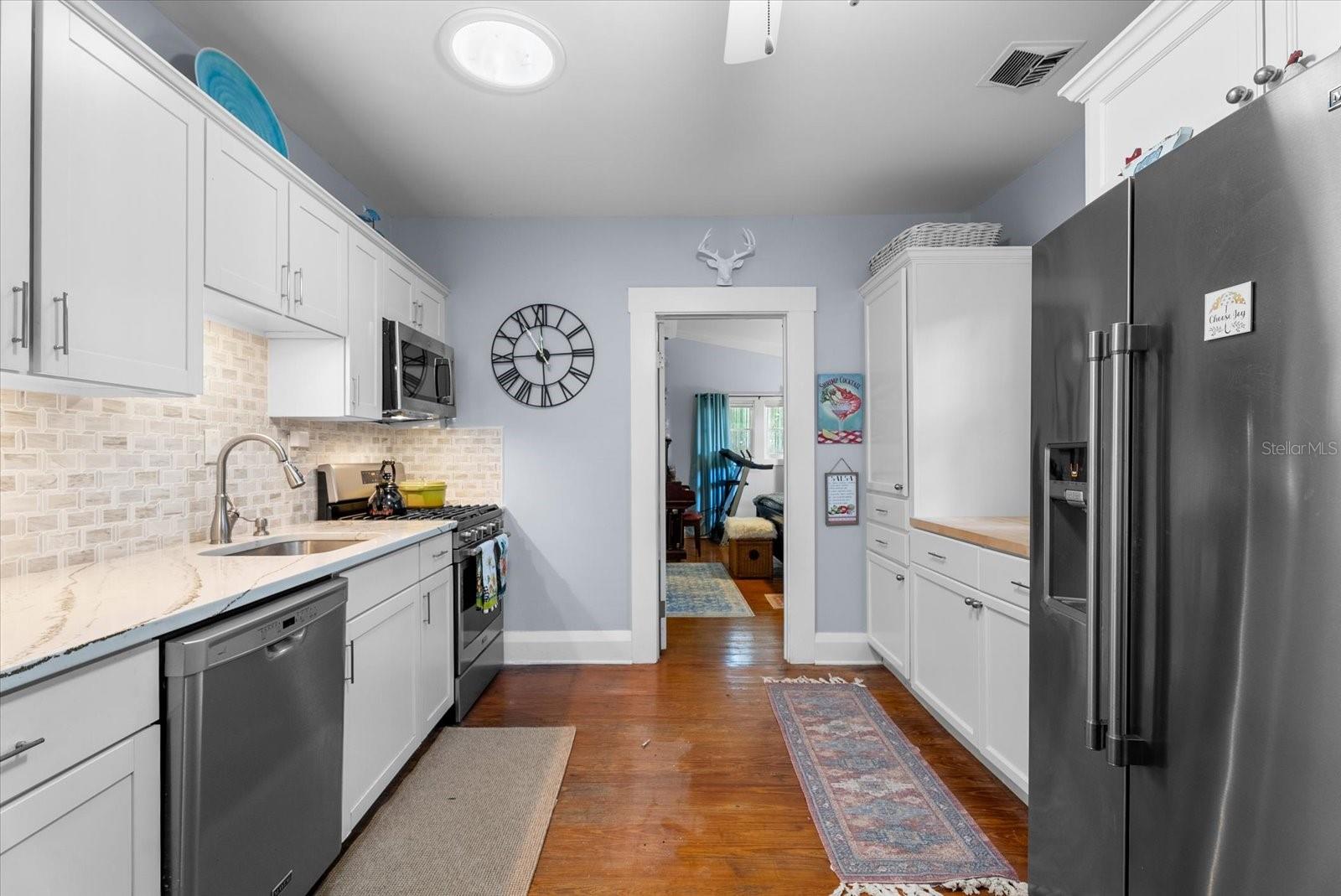 1777 ALTA VISTA ST — photo 20