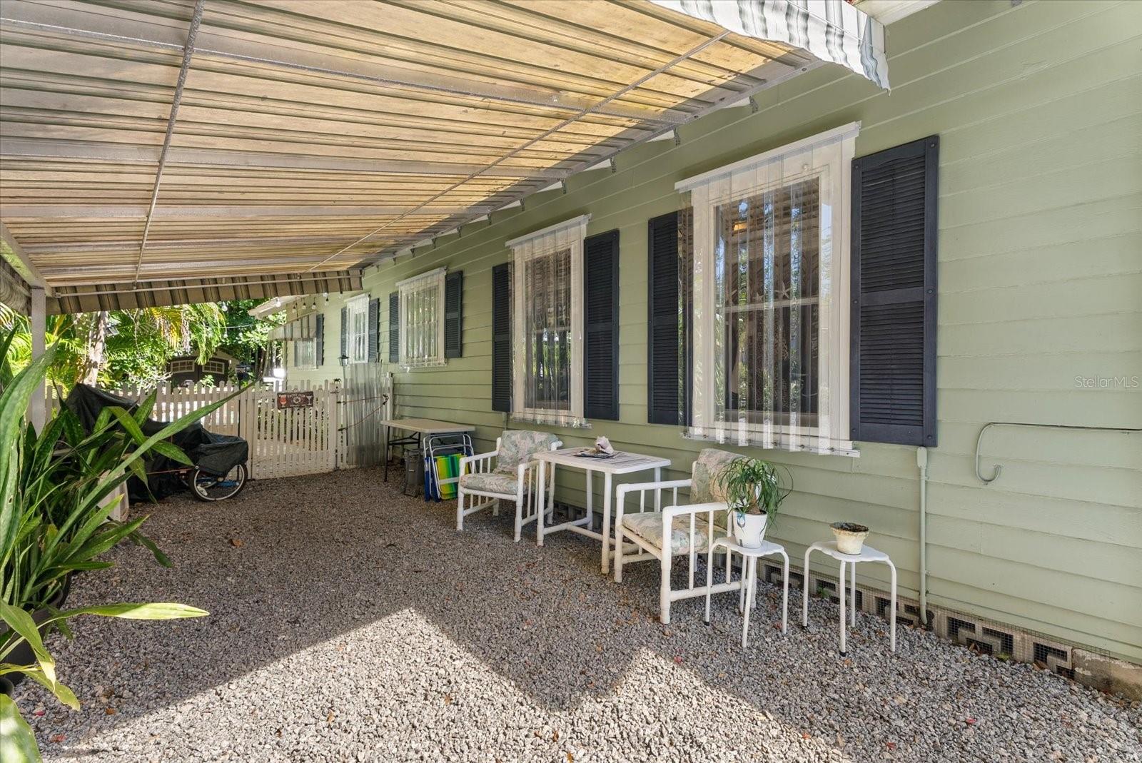 1777 ALTA VISTA ST — photo 37