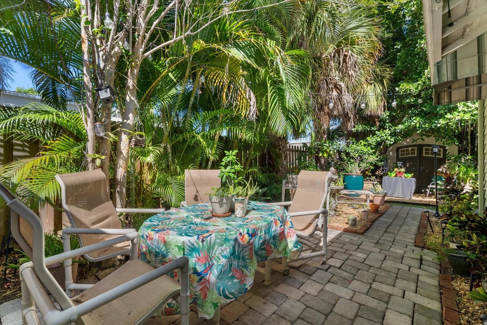 1777 ALTA VISTA ST — photo 30