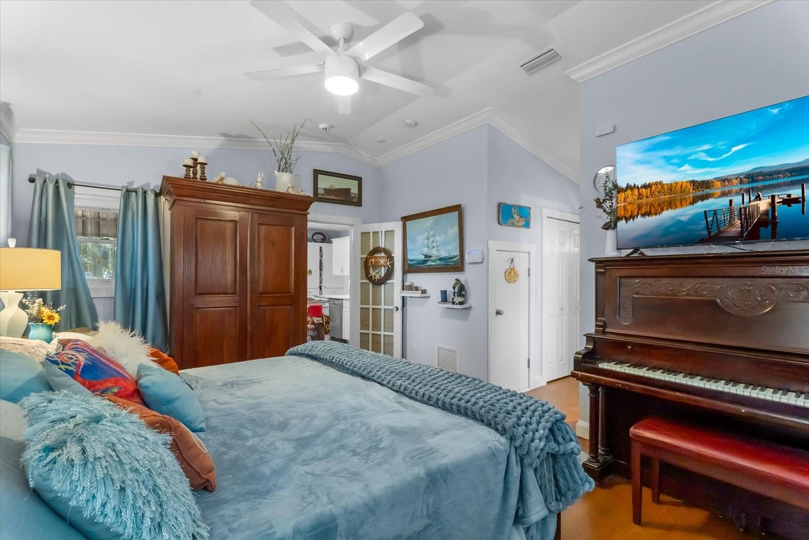 1777 ALTA VISTA ST — photo 24