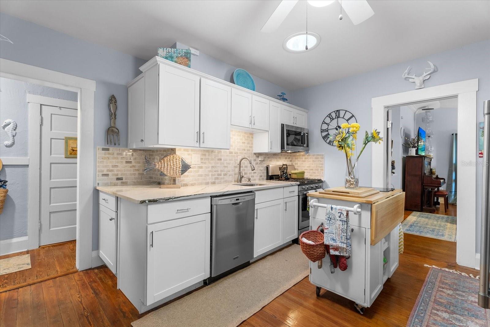 1777 ALTA VISTA ST — photo 15