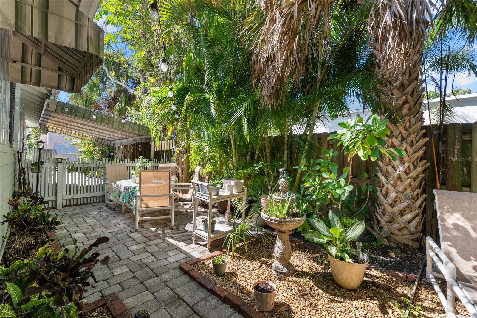 1777 ALTA VISTA ST — photo 31