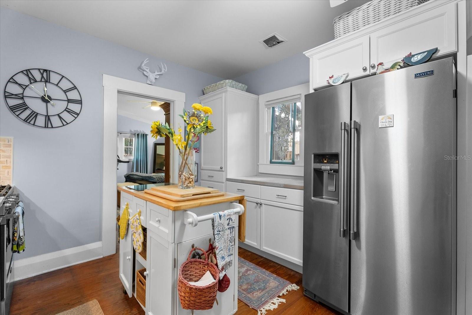 1777 ALTA VISTA ST — photo 16