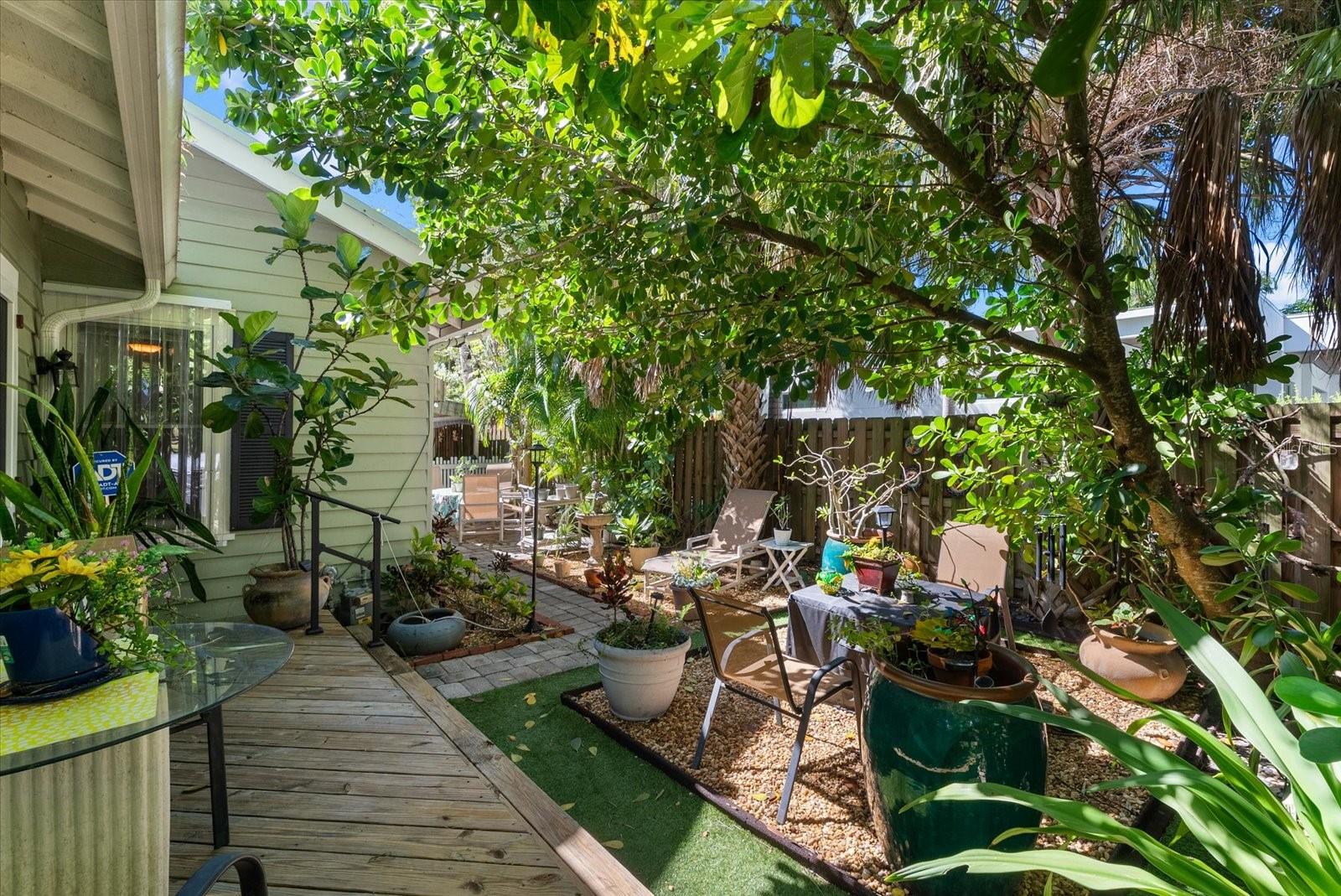 1777 ALTA VISTA ST — photo 33