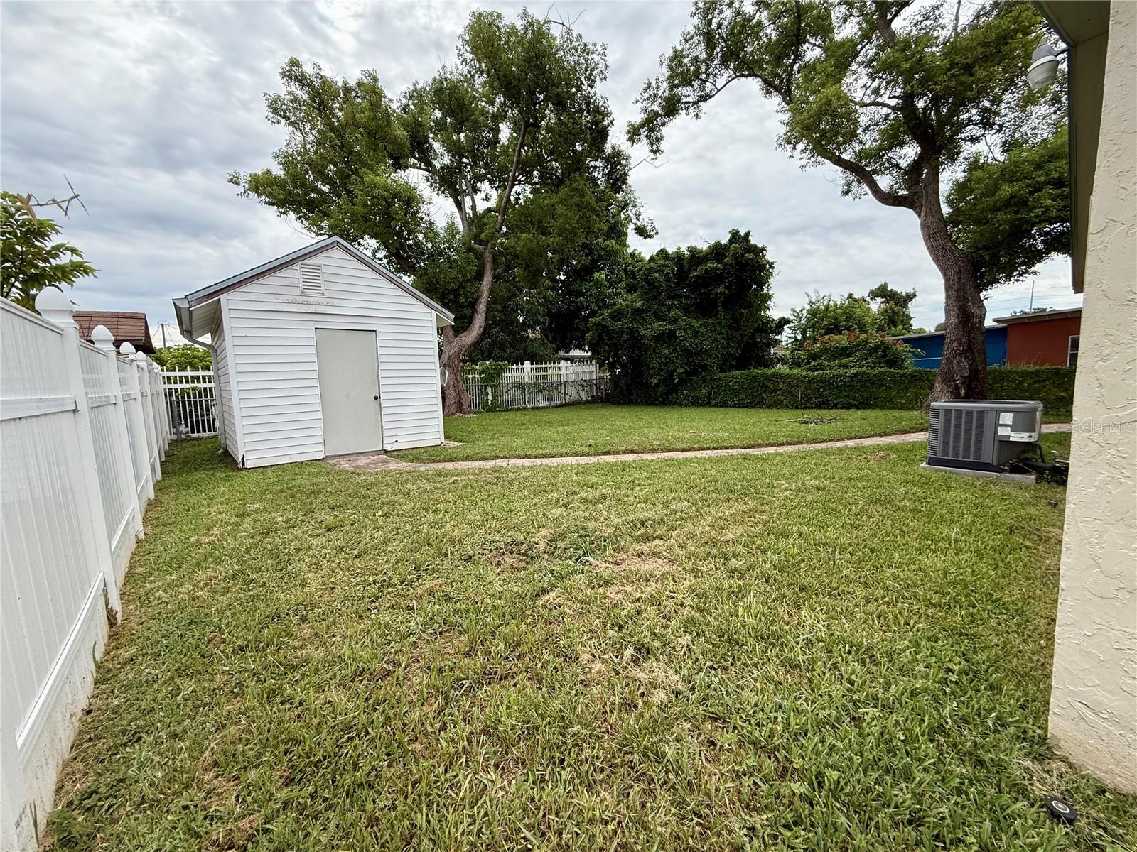 7523 BLOSSOM AVE — photo 34
