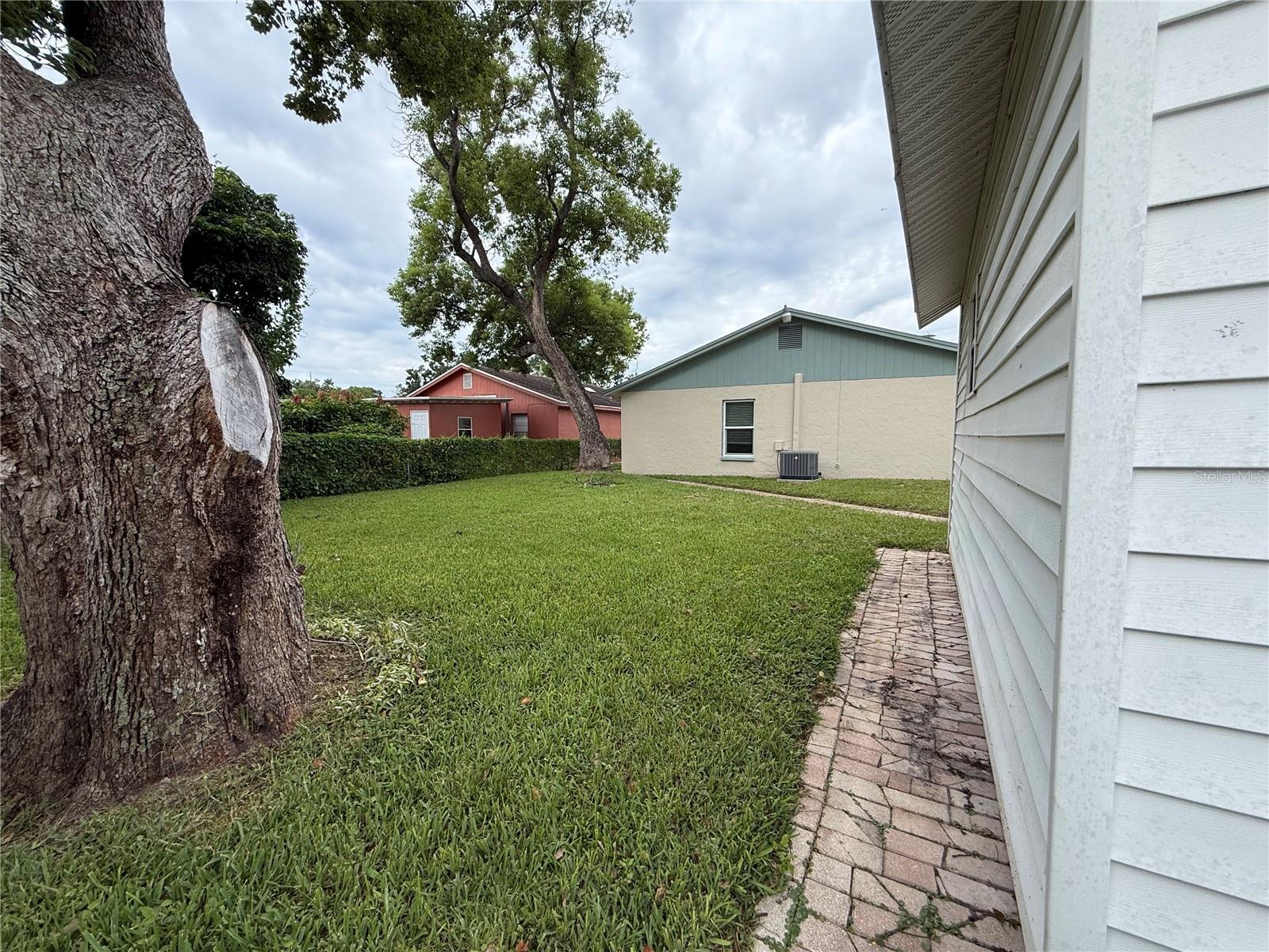 7523 BLOSSOM AVE — photo 36